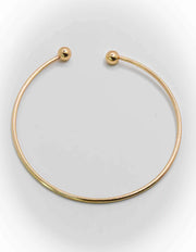 Close-up of adjustable heart bracelet in 18K gold plating