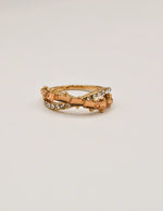 family_rings_montreal_minimalist_goden_crystal_ring_for_her_jewellery