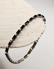 modern_chain_bracelet_with_black_baguette_links_minimalist_bracelet_canada