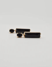 montreal_minimalist_jewelry_black_rectangular_earrings