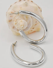 elegant_silver_thick_hoop_earrings_montreal_minimalist_style