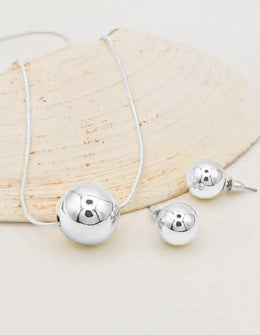 silver circle pendant necklace canada with matching stud earrings, minimalist montreal jewellery set, trending gift for her jewelry 2025