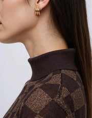 Triple curve huggie earrings in waterproof finish